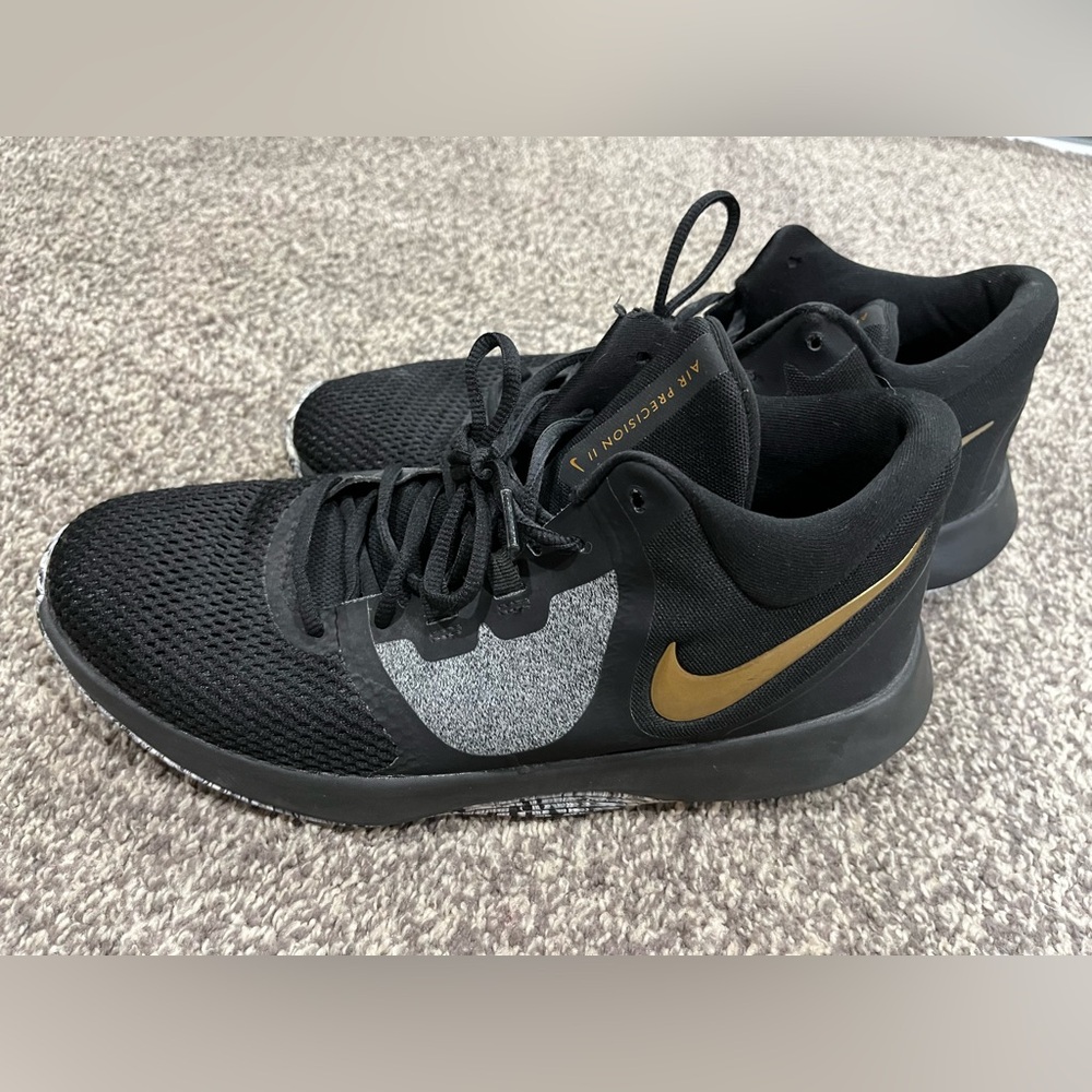 Nike Air Precision 2 Black/Metallic Gold Basketball Sneakers. Men’s 11.